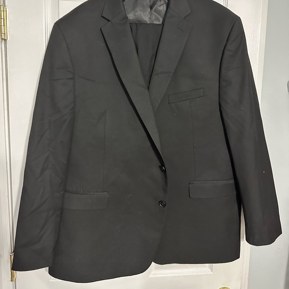 Men’s Black Van Heusen Suit Jacket & Pants